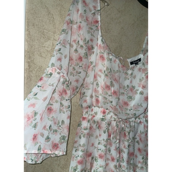 Trixxi Floral  Romper(Pit to pit 19” Length 30”) - Picture 3 of 8